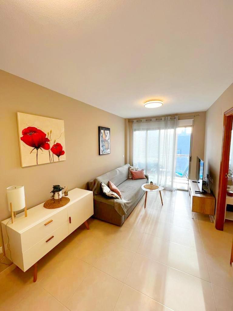 Pmt19 - Locos 19 - Edificio Orbiplaya Torrevieja